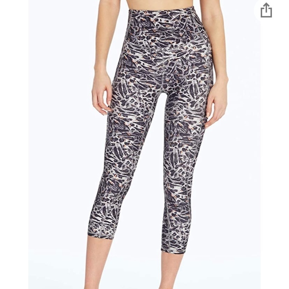 Marika women’s Anthena high-rise Capri leggings XL Mob wife Baddie‎